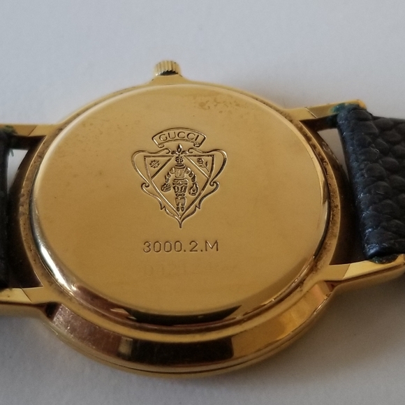 Gucci watch main image 2